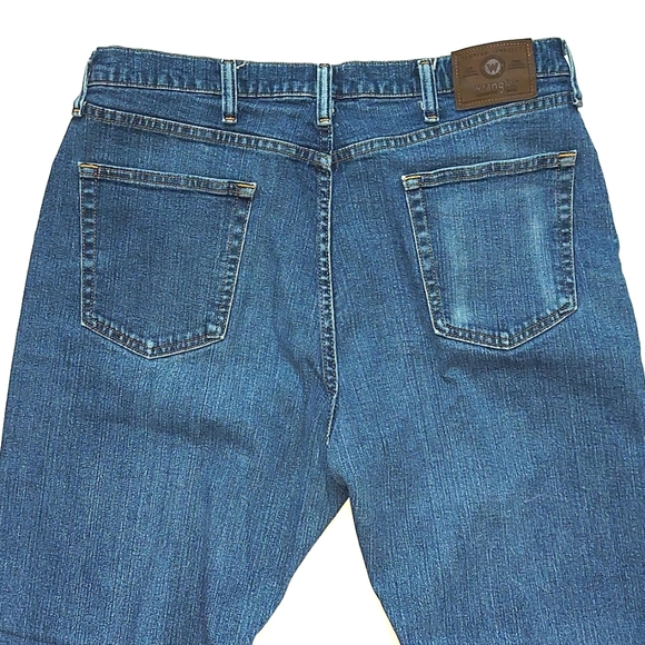 Men's Wrangler Relaxed Fit Straight Leg Jean 36x32 - Picture 5 of 8